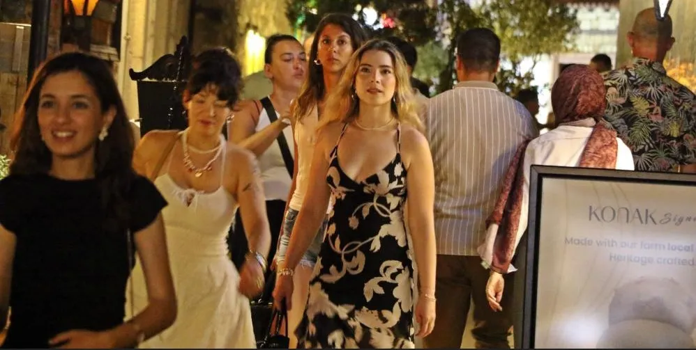 NÜFUSU 82 KİŞİ OLAN KALEİÇİ TUZCULAR’DA BU SAYI GECE 10 BİNİ GEÇİYOR
