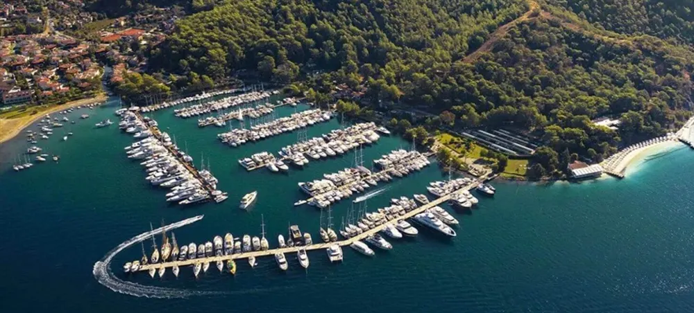 MARİNALAR LÜKS TEKNE DOLU.. AMA TUR TEKNELERİ İÇİN İŞLER İYİ DEĞİL