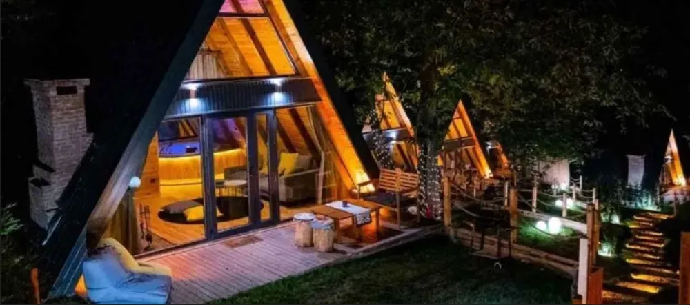 ANTALYA’DA BUNGALOV TATİL VURGUNU.. LÜKS DİYE PAZARLADILAR ARAZİ BOŞ ÇIKTI