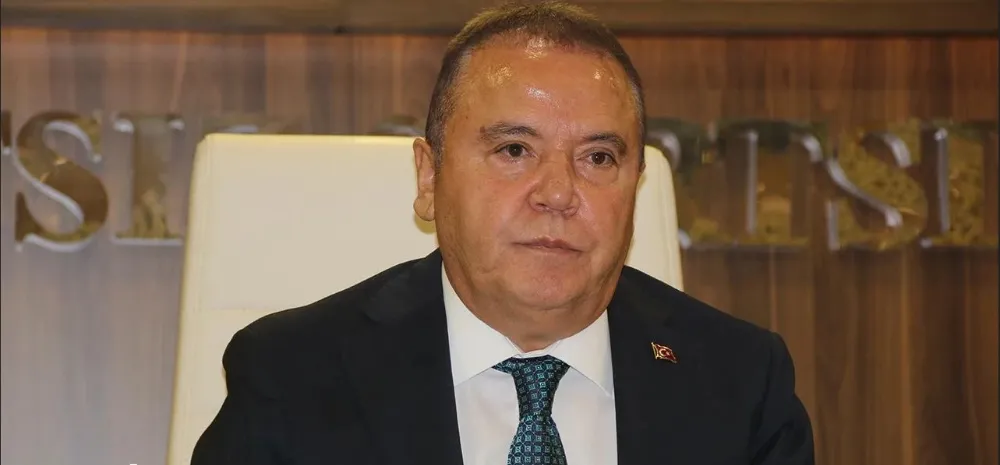 BU DEFA ÜROLOJİ.. MUHİTTİN BÖCEK YENİDEN HASTANEYE KALDIRILDI