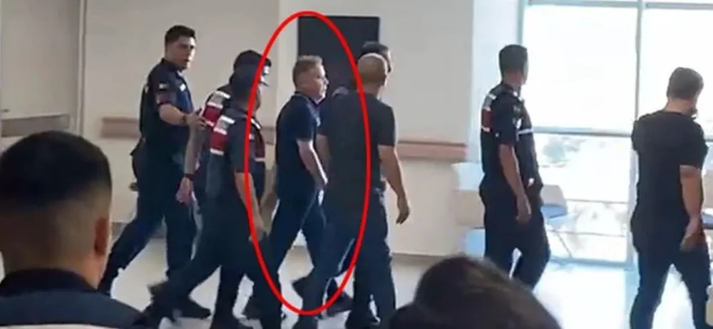 MUHİTTİN BÖCEK İLK KEZ HASTANEDE GÖRÜNTÜLENDİ.. ZAYIFLAMIŞ SAÇLARI UZAMIŞ