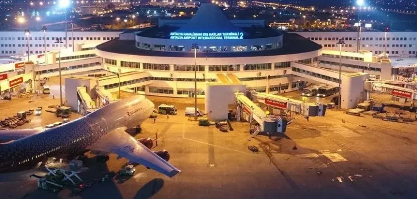 ANTALYA HAVALİMANINDA ‘OTOPARK’ ÜCRETİNİ YÜZDE 100 ZAMLI ÖDÜYORLAR