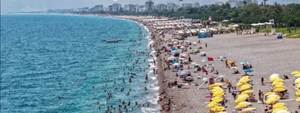 ANTALYA’DA ‘CANKURTARAN’LAR MEMUR GİBİ ÇALIŞIYOR.. ‘PLAJDA MESAİ SAATİ Mİ OLUR?’