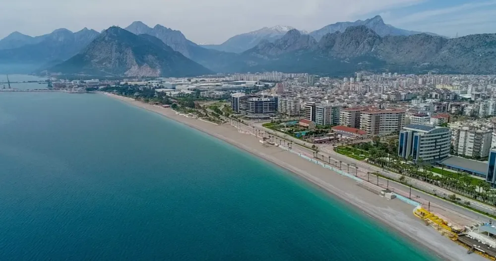 YURTTA HAVA DURUMU.. ANTALYA AZ BULUTLU VE AÇIK 32 DERECE OLACAK