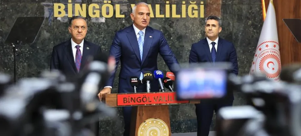 ‘TURİZMDE BÜYÜK BİR DEVRİM GERÇEKLEŞTİRİP İLK KEZ STRATEJİK SEKTÖR İLAN ETTİK’
