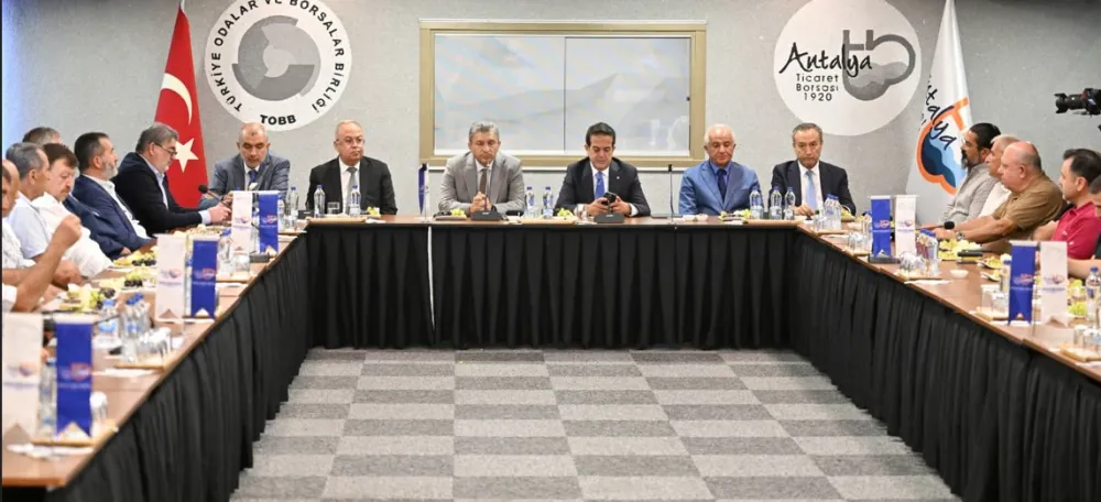 ANTALYA VALİSİ ŞAHİN ATB’NİN KONUĞU OLDU.. ‘ÇİFTÇİ GÜLERSE ÜLKE GÜLER’