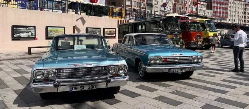 ANTALYA’DAN DA KATILAN VAR.. NOSTALJİ ARABA TUTKUNLARI GAZİOSMANPAŞA’DA BULUŞTU