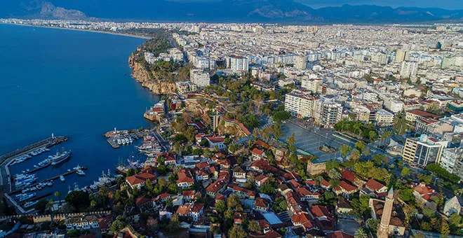 YABANCILARA SATIŞTA İKİNCİ.. ANTALYA’DA AĞUSTOS AYINDA 6.999 KONUT SATILDI