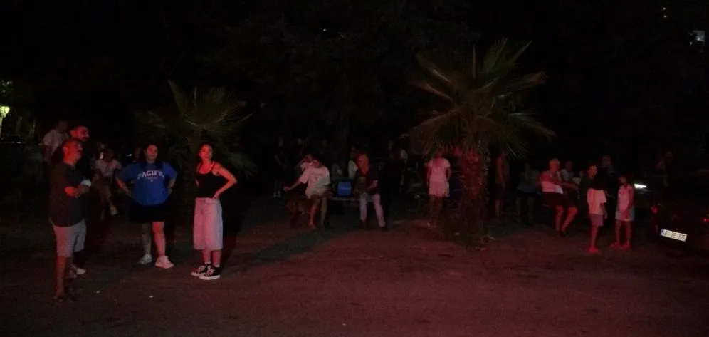 ANTALYA’DA OCAKTA UNUTULAN YEMEK 15 KATLI APARTMANI TAHLİYE ETTİRDİ