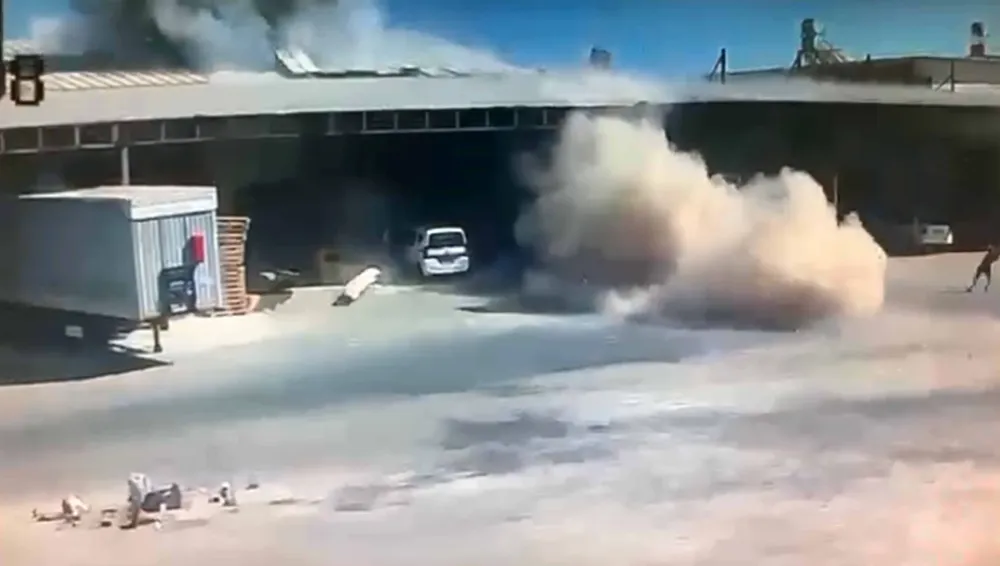 ANTALYA DEMRE’DE TOPTANCI HALİNDEKİ İŞ YERİNDE PATLAMA.. 1 ÖLÜ 3 YARALI