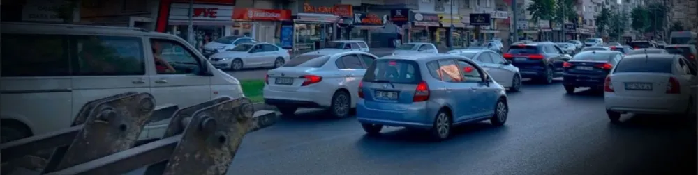 ANTALYA’DA VATANDAŞ ‘TRAFİK’ KAOSUNAN BIKTI.. ‘YETER ÇÖZÜM GETİRİN ARTIK’